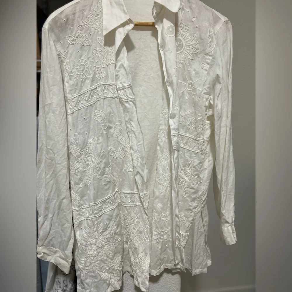 Elegant White Button Down Shirt - Picture 8 of 8